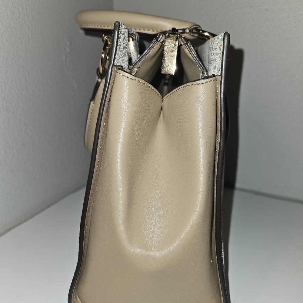 Michael kors shoulder and crossbody purse NWOT